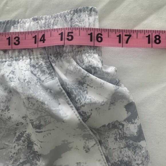 RB3 Mens Active Shorts L White Camo Running Pockets Performance Drawstring - Picture 10 of 11